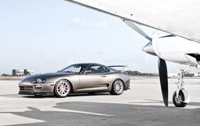 спортивная Toyota Supra