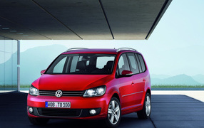 Волксваген  Тоуран