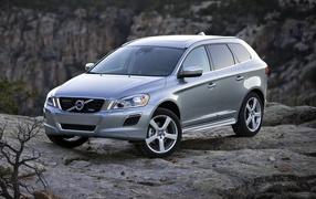 Volvo XC60 в горах