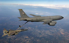 Military aircraft / aviation fuel