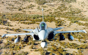 Самолет над пустыней