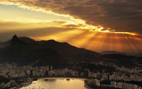 Лучи над Рио-де-Жанейро