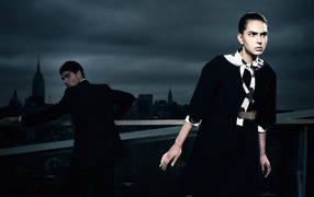 За нами следят