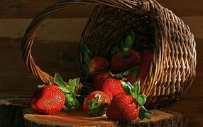 Корзина сладких ягод