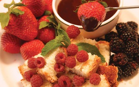 Ягоды в шоколаде