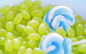 Виноград и леденцы