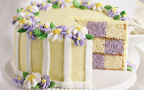 A beautiful cake with flowers