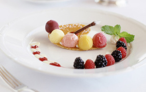 Красивый десерт