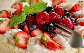 Торт с ягодами