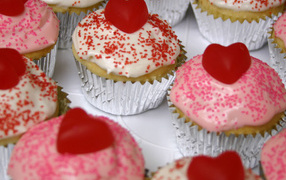 Пирожное с сердечками