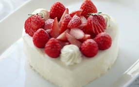 Клубника на сердце