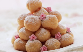 Сладкие пончики