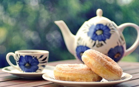 Donuts for tea