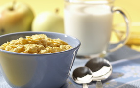 Хлопья и молоко