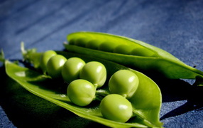 Стручки зеленого горошка