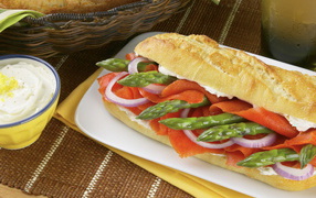 Sandwich with asparagus