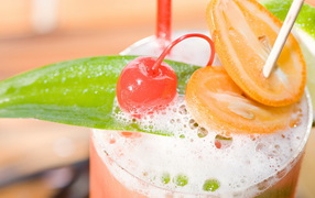 Фруктово-ягодный коктейль