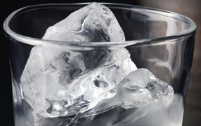 Glass with ice