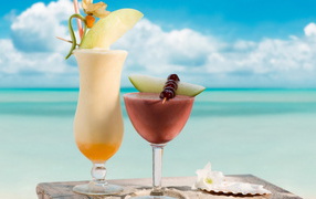 Тропические коктейли