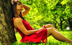 Девушка в лесу