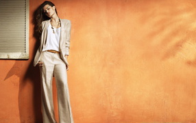 Длинноногая модель