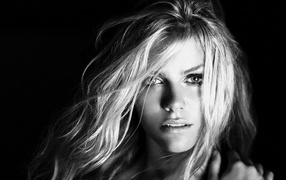 модель Бруклин Деккер