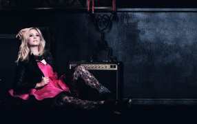 белокурая Candice Accola