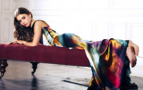 Лилу Коллинс