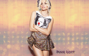 Pixie Lott в платье