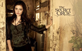 Фиби Тонкин (Phoebe Tonkin)
