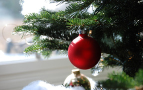 Красный шарик / Рождество