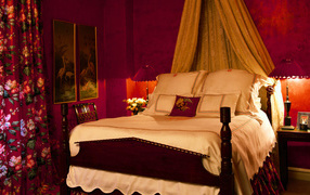 A bedroom in shades of red
