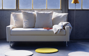 Небольшой диван