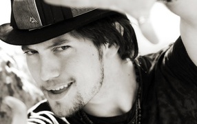 Jackson Rathbone и шляпа