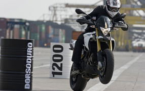 Aprilia Dorsoduro 1200