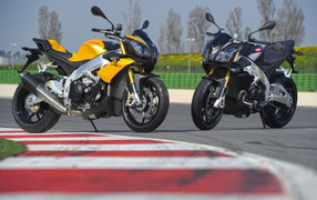 Aprilia Tuono V4 R