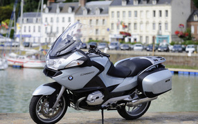 БМВ Р 1200 на пристани