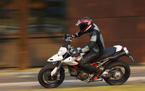 Ducati HyperMotard 1100xx