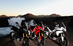 Дукати Мултистрада 1200С