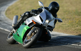 Зеленый спорт байк