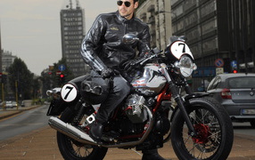 Moto Guzzi v7racer 2011