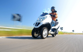 Piaggio MP3 Hybrid