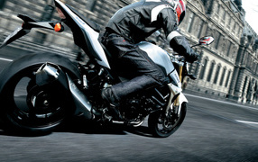 мотоцикл Suzuki GSR 750