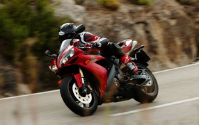 мотоцикл Ямаха R1