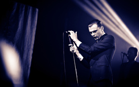 Theo Hutchcraft музыкант