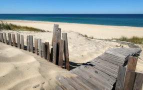 Песчаный берег