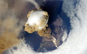 Извержение вулкана