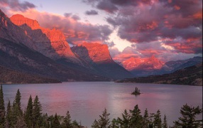 Долина с озером