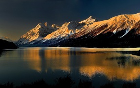 Горы и речка