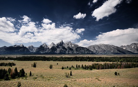 Горы на горизонте